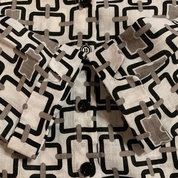 Carole Little Linen Blouse w/Buckle Embellishment - Picture 10 of 14